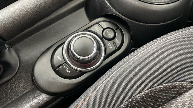 MINI Hatchback 1.5 Cooper Classic 5dr Auto Petrol Hatchback